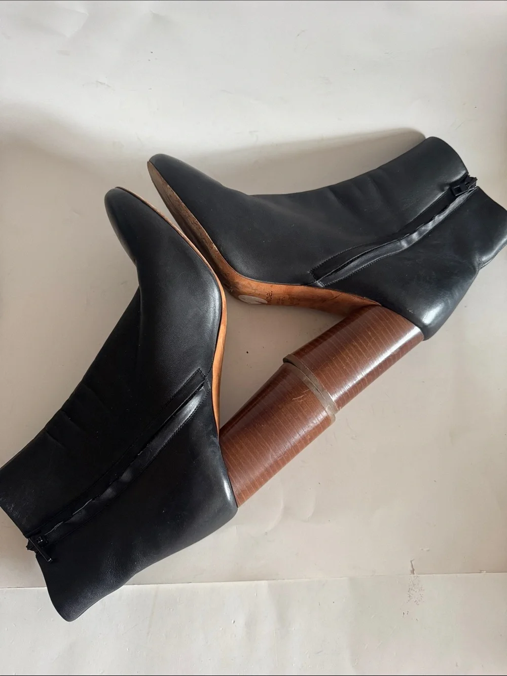 Vince Womens Black Leather Round Stacked Heel Ankle Boots size 10